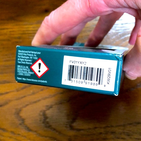 New Kiss Voguish Fantasy Limited Edition glue on nails-28 assorted holiday nails - Picture 6 of 6